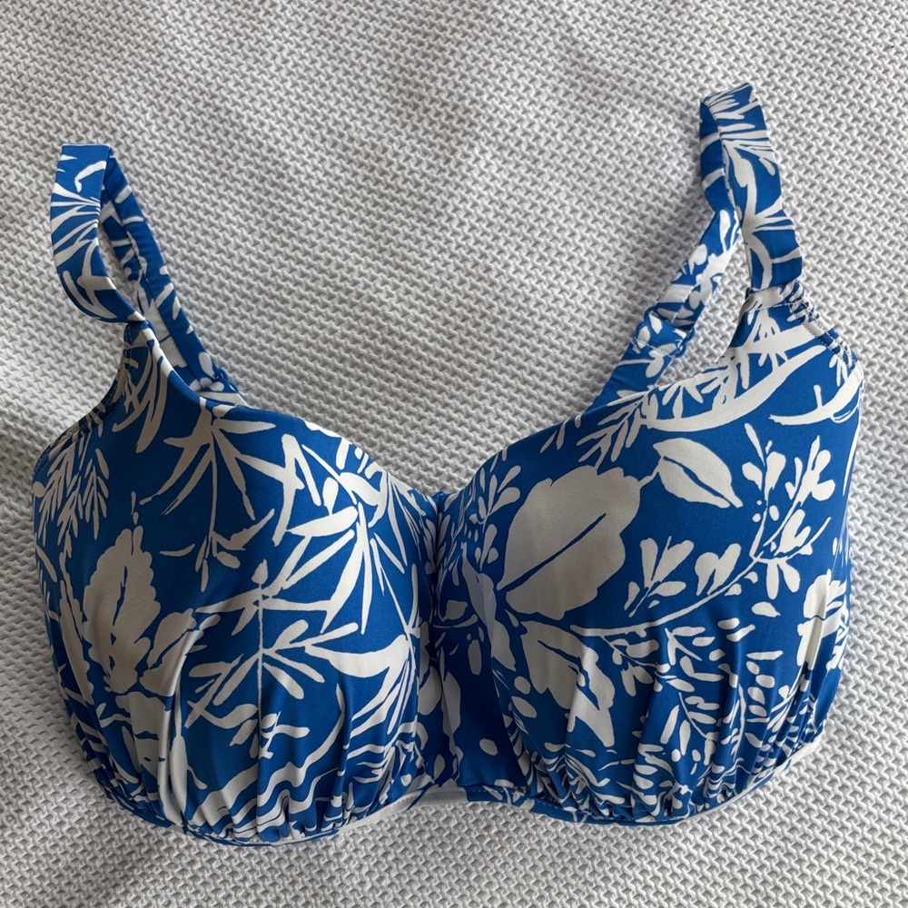 Empreinte Blue and White Floral Underwire Bikini Top with Adjustable Straps 32G